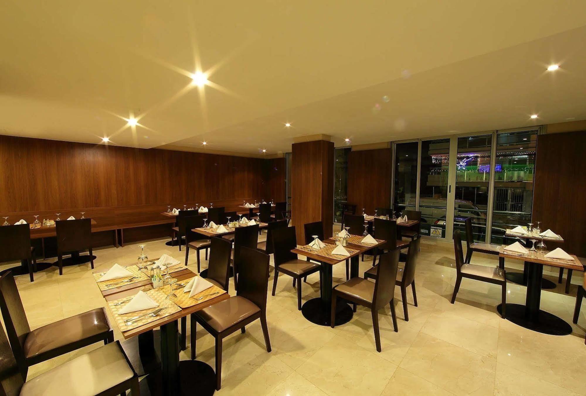Wyndham Garden Panama City Nhà hàng bức ảnh
